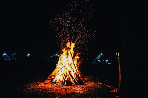 100 Amazing Campfire Photos · Pexels · Free Stock Photos