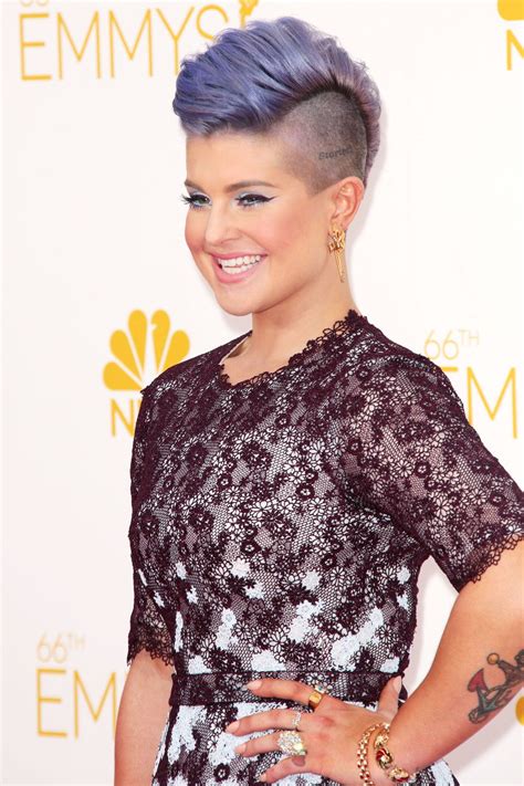 The Emmys Beauty Looks Youve Got To See Kelly Osbourne Hair Short Hair Styles Hair Styles