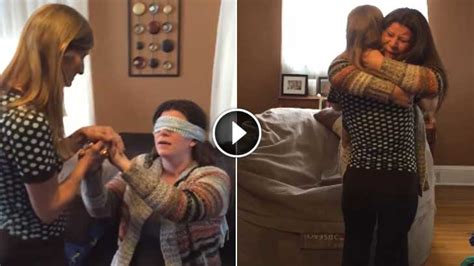 Mom Surprises Daughter After 2 Years Of Separation Her Reaction Is Too