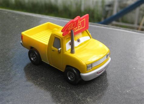 Lightning Mcqueen Yellow Fan Pickup Truck Custom Disney Pixar Cars