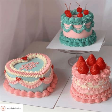 Vintage Buttercream Cakes To Lust After Party Inspo Now Thats Peachy Vintage Birthday