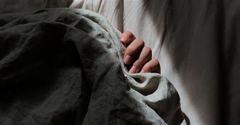 Signs Symptoms And Treatment Of Sleep Paralysis Talkspace