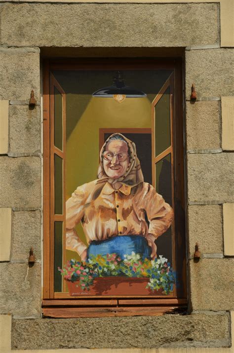 Ilmaisia Kuvia nainen ikkuna lasi vanha seinä väri graffiti