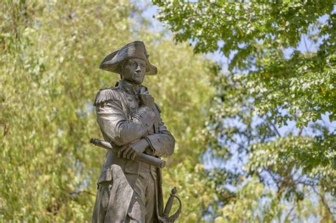Statue Of Captain Matthew Flinders Prince Henry Gardens North