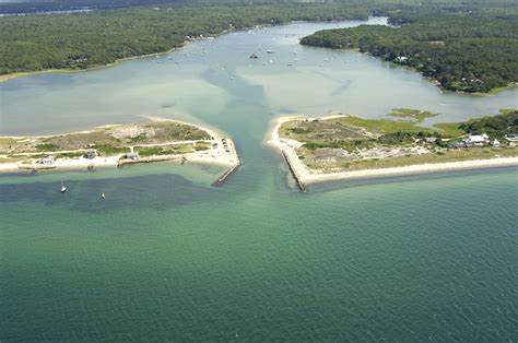 Lake Tashmoo Harbor In Vineyard Haven Ma United States Harbor