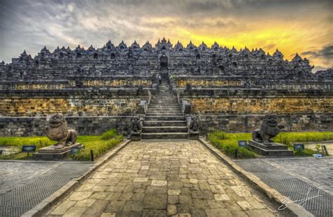 Borobudur Temple Ata