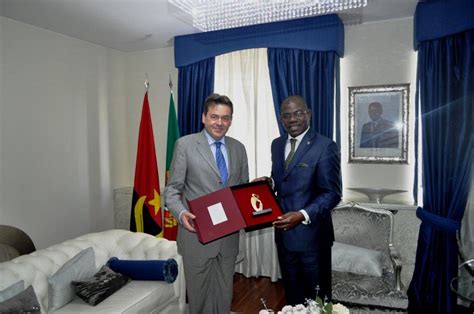 Embaixada Da República De Angola Em Portugal Embaixador 017