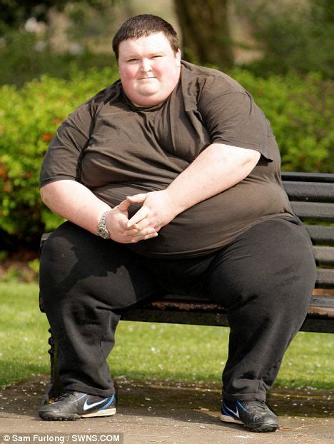Mannamart Blogspot A Man Who Is So Fat That Doctors Cant Even Find