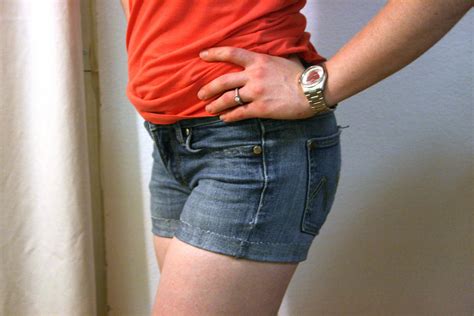 This Summers Diy Cut Off Jeans Shorts Tutorial Create Enjoy