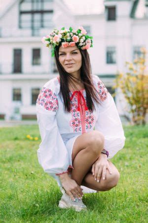 Вышиванки женские в каталоге «укрмода» — огромный выбор оригинальной украинской одежды ✅заказать вышиванки женские с доставкой ⛟ в киеве, львове, харькове, одессе. Вышиванка женская "Вяргіня" | vishivanka