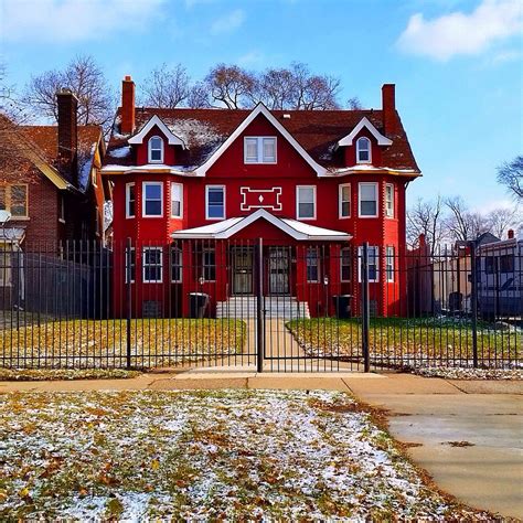 Built In 1935 This Nearly 5 000 Sq Foot Historic Detroit Home Is 2