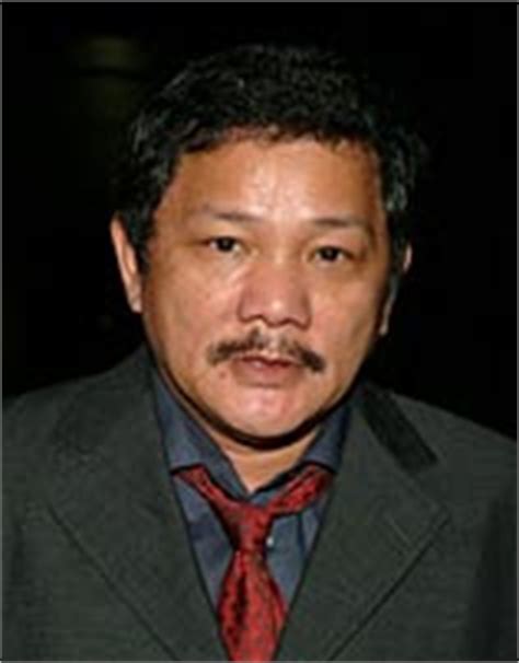 As a kid, he picked up the nickname bata to differentiate between him and another older efren who would play. Halika na sa Pilipinas: Halika na sa Pilipinas!