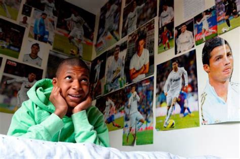 Мбаппе килиан / mbappé kylian. Килиан Мбаппе - биография, фото, личная жизнь, новости ...