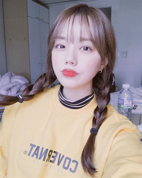 Instagram Post By 조우미 • Mar 12 2019 At 158pm Utc 소녀 얼짱 소녀 근접촬영