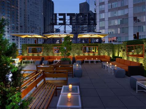 This post lists some of the best affordable rooftop bars in new york city. Non-douchey rooftop bars in NYC (With images) | Nyc ...