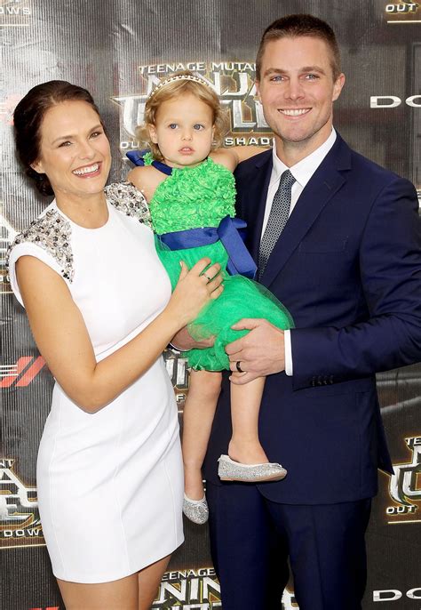Cassandra Jean Amell 5 Things To Know About Stephen Amell S Wife