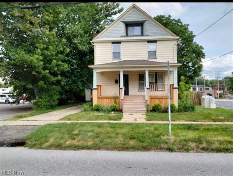 1811 2nd St Cuyahoga Falls Oh 44221 Mls 4290703 Redfin