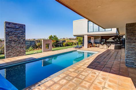 6 Bedroom House For Sale in Serengeti Lifestyle Estate | RE/MAX™ of