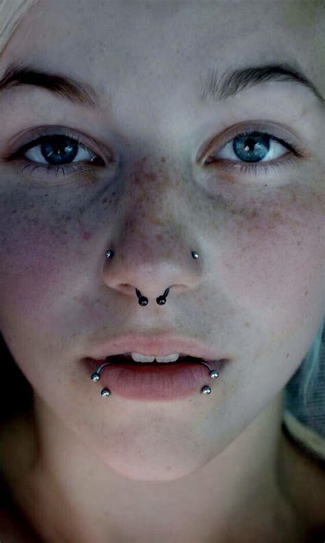 Pinterest Xoshawtyy P I E R C I N G S In 2019 Face Piercings Facial Piercings Double Nose