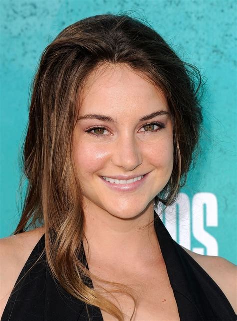 The cast of secret life of the american teenager got together with @justjared to chat all things slat + voting. Picture of Shailene Woodley