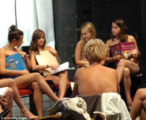 Henceforth, male and female unilag students are not allowed to wear the following: AMAZING STORIES AROUND THE WORLD: Mini-Skirt Ban At ...