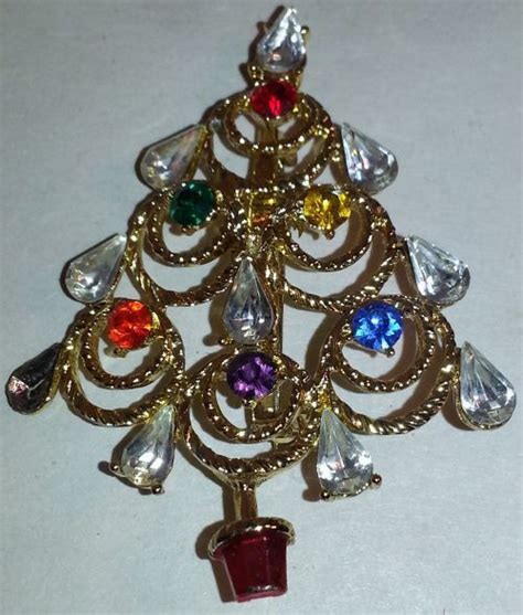 Vintage Gold Tone Christmas Tree Multi Color Rhinestone Teardrop Pin