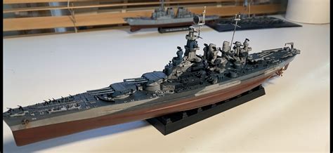Ik hebze eerst behandeld met wat plasticlijm rond de aanhechting. My third model, 1:700 USS North Carolina. Hand-painted ...
