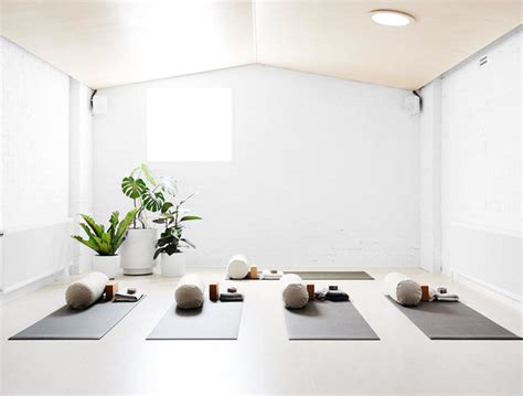 How To Choose A Yoga Studio Yin Yang Yoga And Active Wear