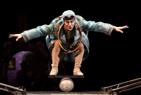 Quebec Pledges Up To 200m Us To Support Cirque Du Soleil Cbc News