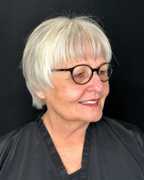17 Best Short Hairstyles For Women Over 50 With Glasses Hairstyles Vip