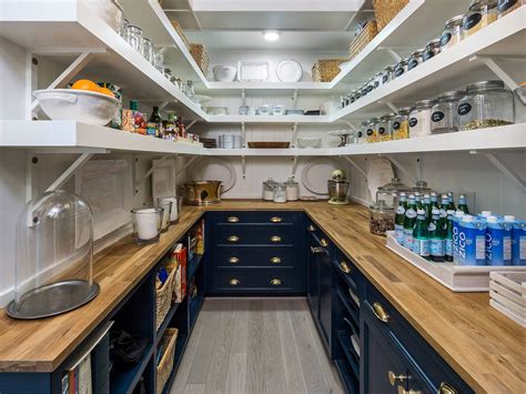 Impressive Walk-in Pantries We'd Want In Our Homes | Decoist