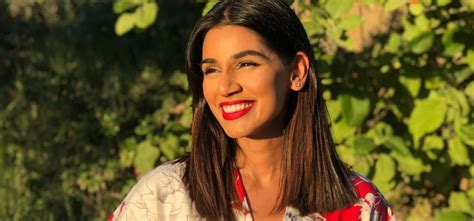 Bumrah bowled over by sanjana. Jasprit Bumrah's Wedding: Sanjana Ganesan's Old Tweet About The Pacer's Moods Goes Viral