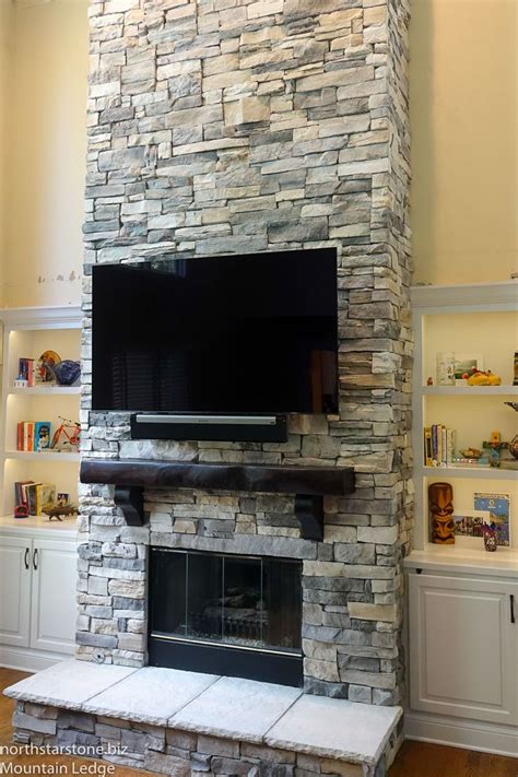 Shadowing, texture results of blends of stone in veneer. Look at the rough texture of this stone and well it works ...