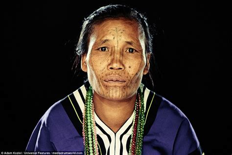 Stunning Portraits Of Myanmars Mysterious Chin Tribe Daily Mail Online