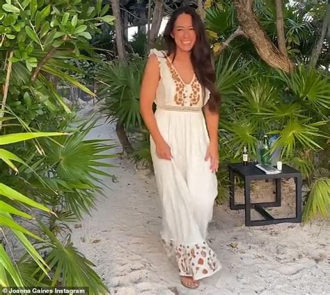 Fixer Upper Star Joanna Gaines Makes A Rare Sighting In A Bikini The World Other Side