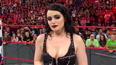 Paige Officially Announces Her Retirement On Wwe Raw Won F4w Wwe News Pro Wrestling News