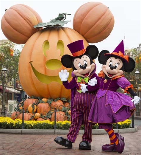 Halloween Time At Disneyland Resort Travel To The Magic