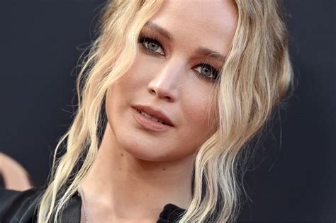 Hot jennifer lawrence photo jennifer lawrence looking amazingly hot in esquire. Jennifer Lawrence makes public Twitter account to fight ...