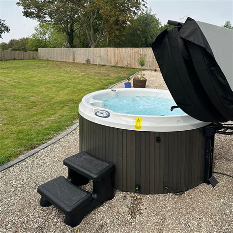 Jacuzzi J210 Round Hot Tub Outdoor Living