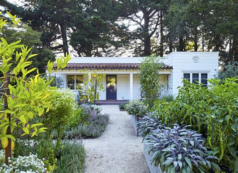 Front Yard Edible Garden Design For A Bay Area Bungalow Yardzen