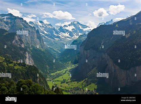 The Glacier Carved U Shaped Lauterbrunnen Valley The Yosemite Valley