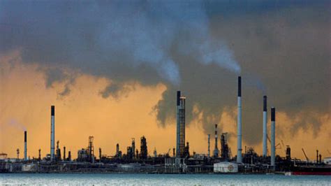 Europes Biggest Oil Refinery Shut For Two More Weeks