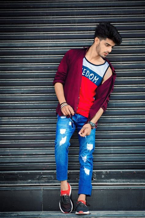 Check spelling or type a new query. kuch new look | Photoshoot pose boy, Photoshoot poses ...