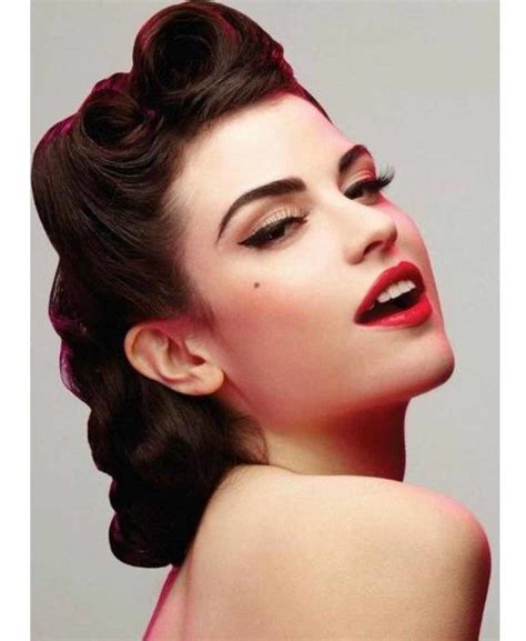 This updo is as easy as it gets! Gorgeous Retro Updo Hairstyles | 50s hairstyles, Vintage ...