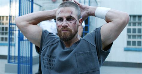 Arrow Saison 7 Bande Annonce Vf - Arrow: Oliver se retrouve en prison dans la bande-annonce de la saison