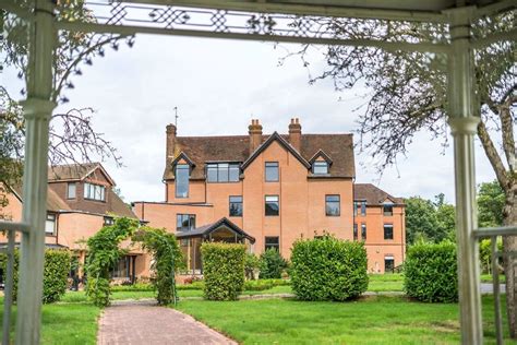 Guildford Manor Hotel And Spa Guildford 71 Room Prices And Reviews Travelocity