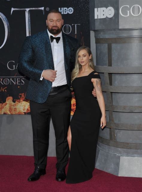 Game Of Thrones The Mountain Actor Towers Over 5ft 2 Wife At Premiere
