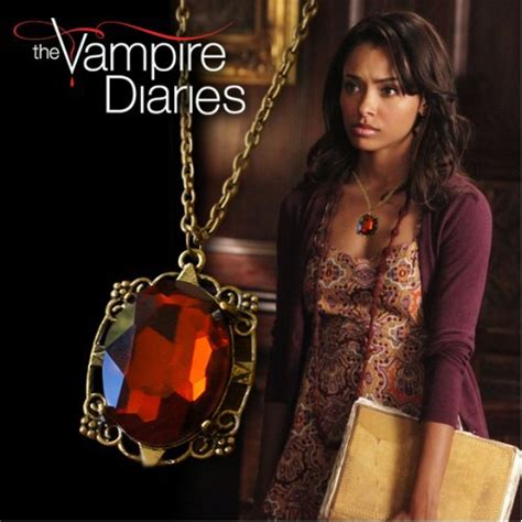 Collier Vampire Diaries Amulette De Protection De Bonnie Séries Télé