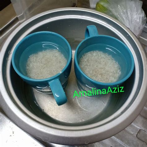 Kita basuh dulu beras ni bagi bersih 2nd. Cara Mudah Masak Nasi Kalau Cuma Kita Seorang Nak Makan ...