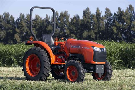Kubota L3200 Compact Tractors
